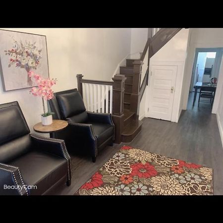 Nice Bedroom Next Johns Hopkin University 볼티모어 외부 사진